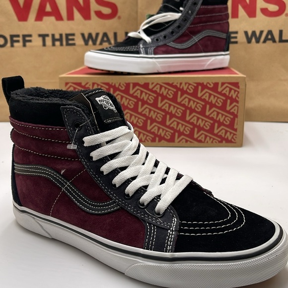 Vans Men’s Sk8-Hi Mte
(Mte) Port Royale/Black
VN0A4BV7XKZ
Boots Sneakers - Picture 15 of 16